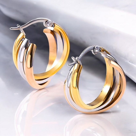 🆕️Tri-Color Overlapping Triple Hoops 18K Gold Plated Stainless Steel Earrings - Picture 4 of 11